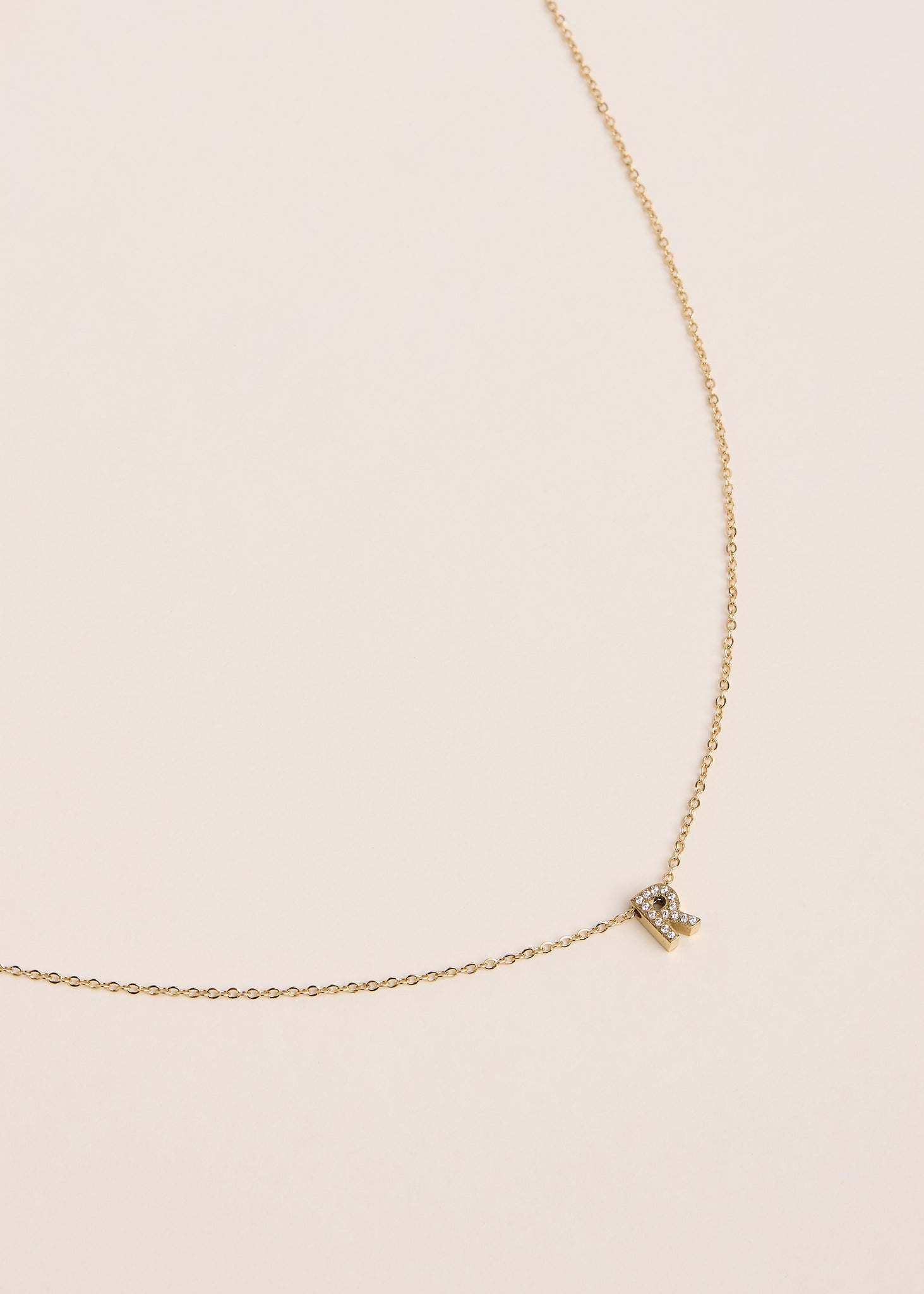 Collier lettre R