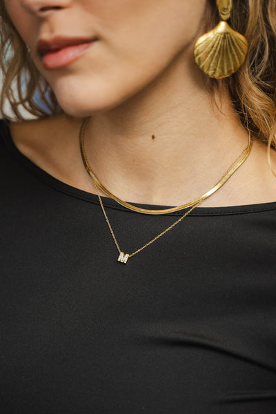 Collier lettre M
