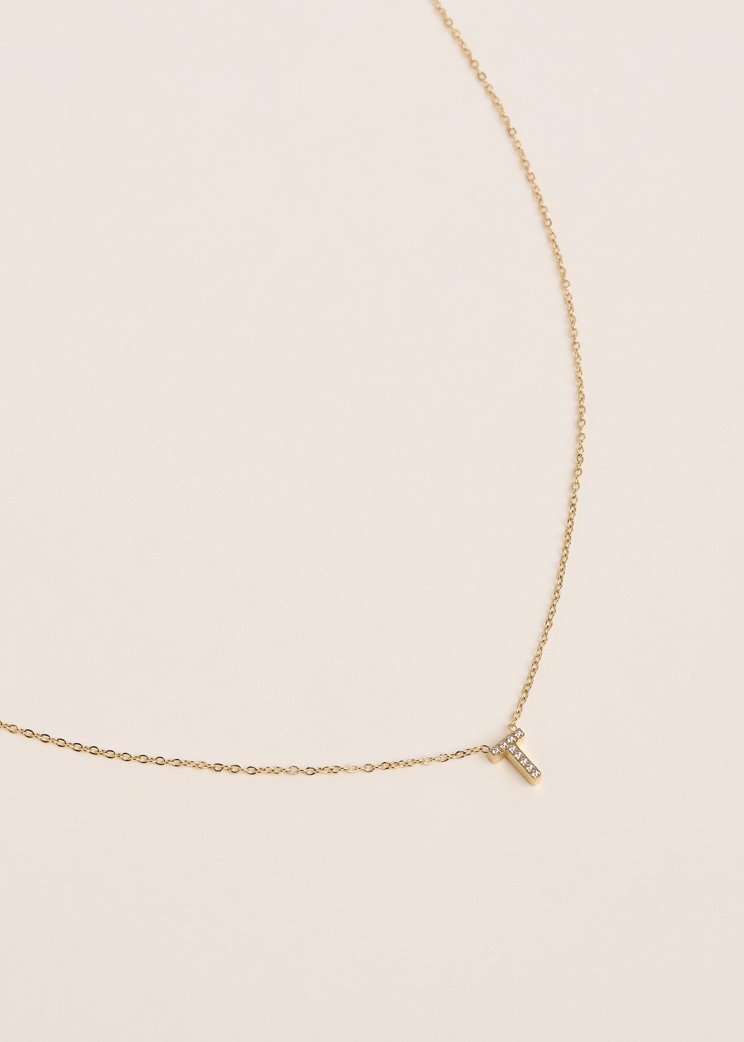 Collier lettre T