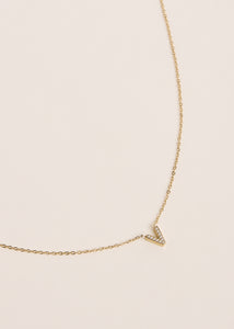 Collier lettre V